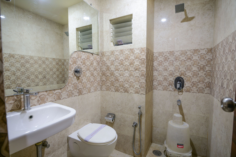 Bathroom 3, Hotel Kamla Regency, Bhopal