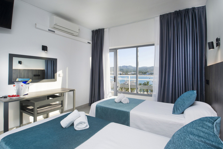 Bedroom 2, Hotel Base Ibiza, Baleares