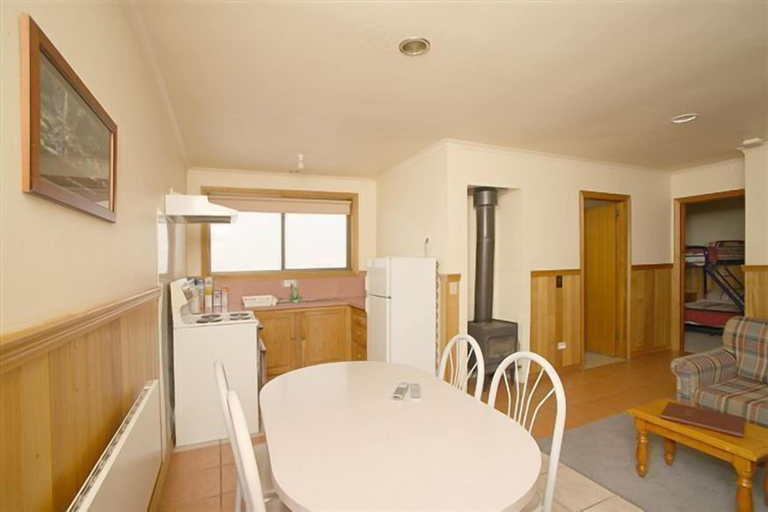 Others 4, Apollo Bay Backpackers Lodge, Colac-Otway - South