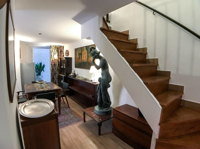 Others 5, Casa Anadiomene, Syracuse