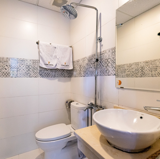 Bathroom 5, Flora Hotel Hue, Huế