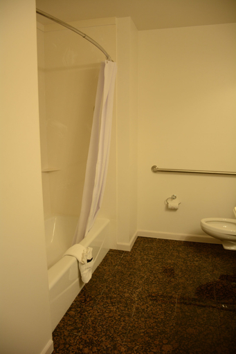 Bathroom 4, Hotel Bentley, Rapides
