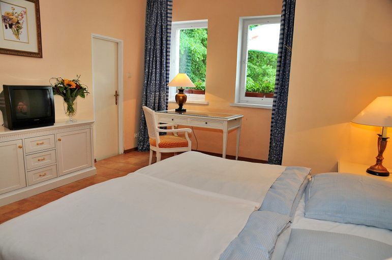 Bedroom 2, Podzamcze - Schlosspension, Sławno