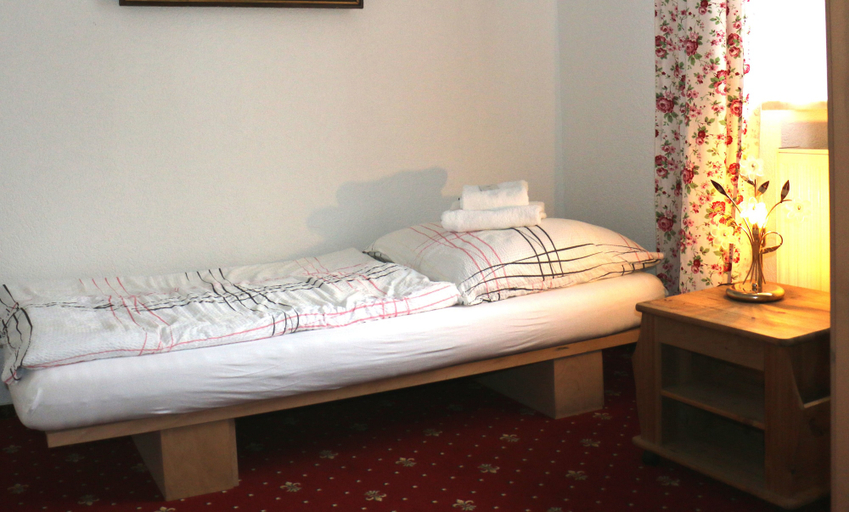 Bedroom 2, Landhotel Rangau Gasthof & Brennerei, Neustadt an der Aisch-Bad Windsheim