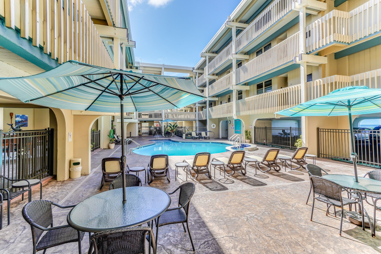 Exterior & Views 2, Kona Bali Kai 317 - Oceanfront 2 Bedroom Condo by RedAwning, Hawaii