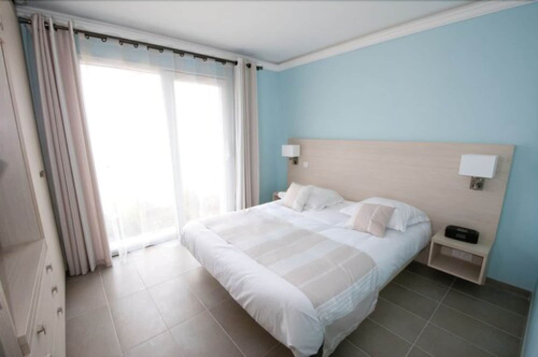 Bedroom 3, Residence Hôteliere la Cerisaie, Essonne