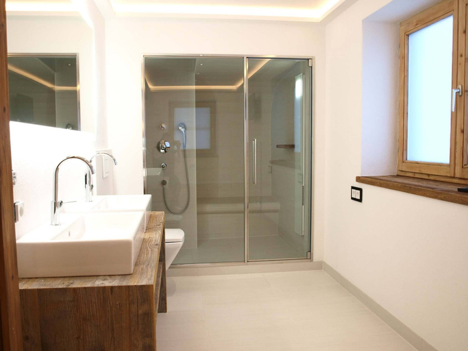 Bathroom 3, Luxury Apartment Schoenbichl, Kitzbühel