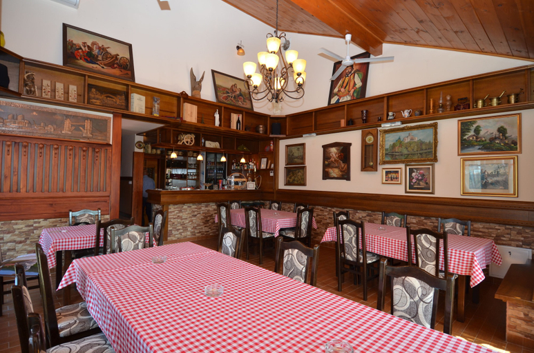 Food & Drinks 5, Holiday Home Karalic, Sremska Mitrovica