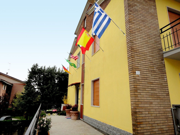 Exterior & Views 2, Pavia Ostello, Pavia