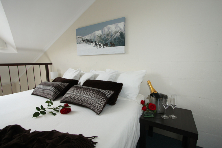 Bedroom 2, Summit Ridge Alpine Lodge, Falls Creek Alpine Resort