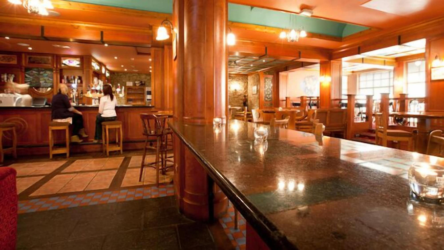 Food & Drinks 3, Grand Central Hotel
