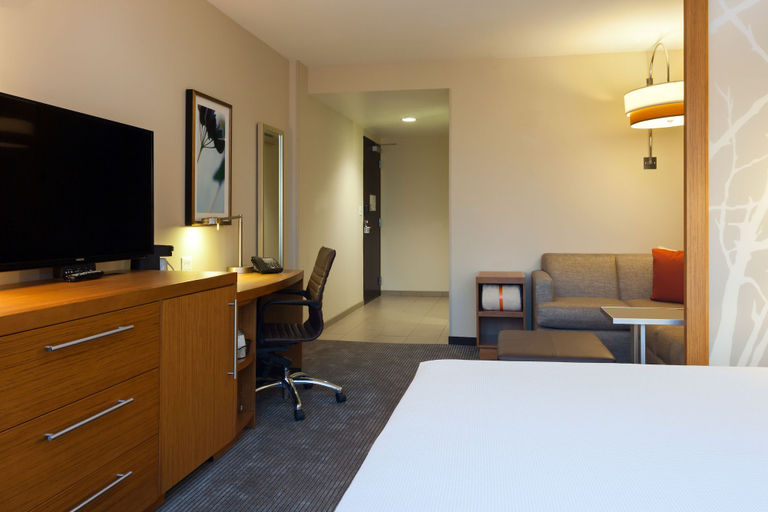 Bedroom 3, Hyatt Place Chicago/River North, Cook