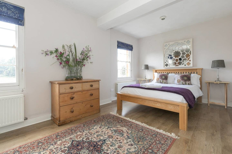 Bedroom 2, Bournes Farmhouse, Oxfordshire