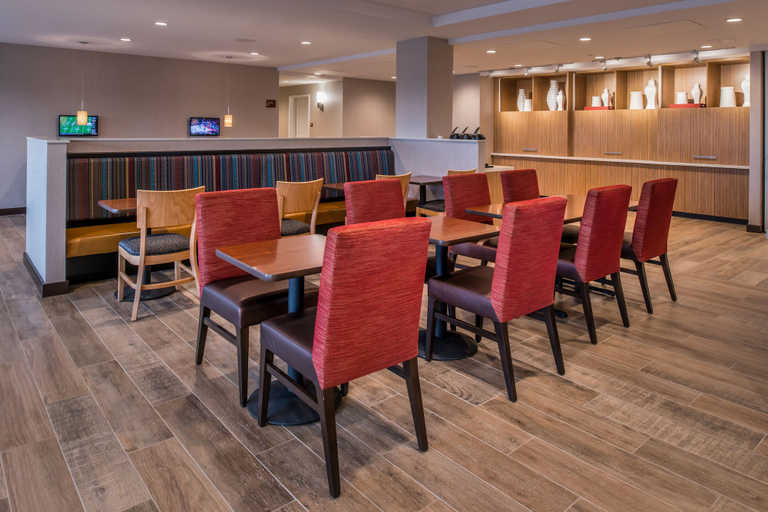 Food & Drinks 5, TownePlace Suites by Marriott Merced, Merced