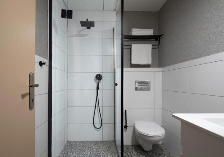 Bathroom, 180 Boutique Hostel