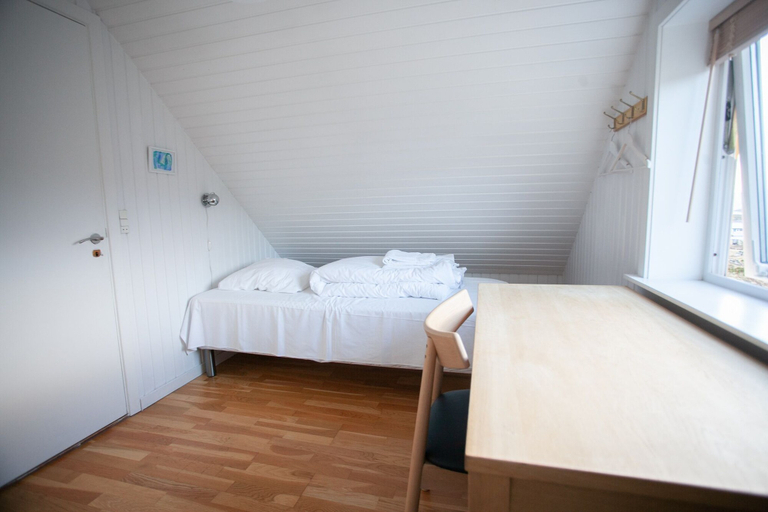 Bedroom 3, Red Robin - Vacation homes next to Svartifossur waterfall, Tórshavn