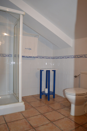Bathroom 5, La Casona de Quintes, Asturias