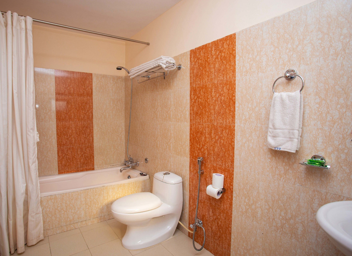 Bathroom 5, Hotel Crystal Palace, Gandaki
