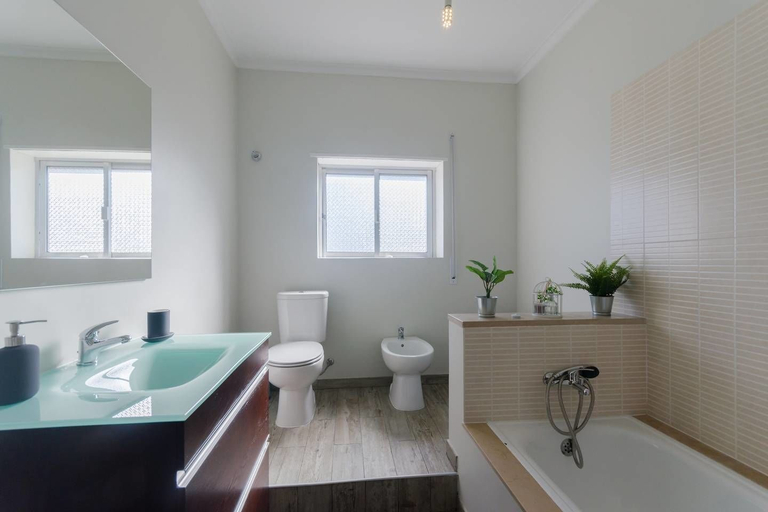 Bathroom 3, Seixal Bay Village, Seixal