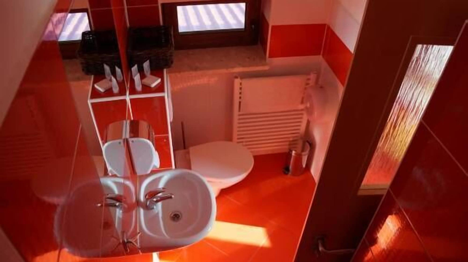 Bathroom 4, Wellness & Restaurant U Fandy, Frýdek-Místek