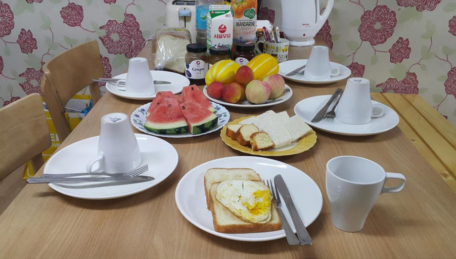 Food & Drinks 4, Panda Guesthouse - Hostel, Buk