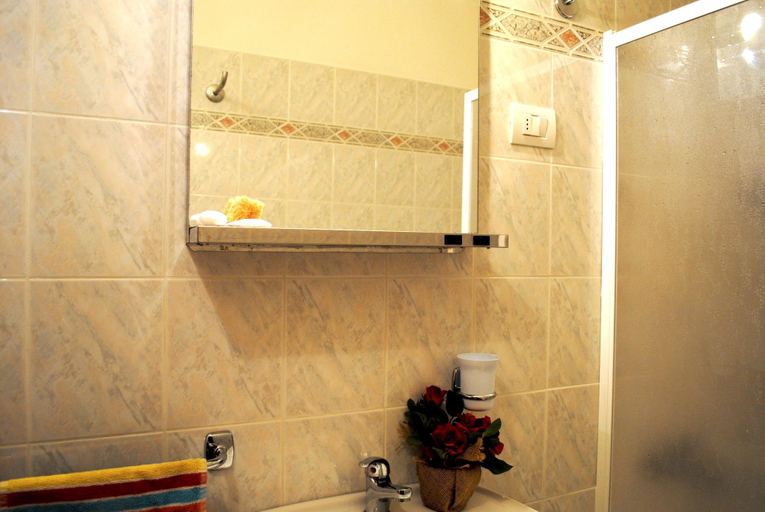 Bathroom 5, Lago Maggiore Studio 2, Novara
