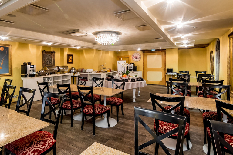 Food & Drinks 5, Meriton Old Town Garden Hotel, Tallinn