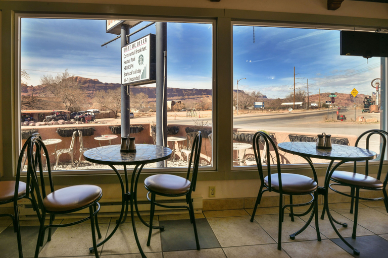 Others 4, Inca Inn, Grand