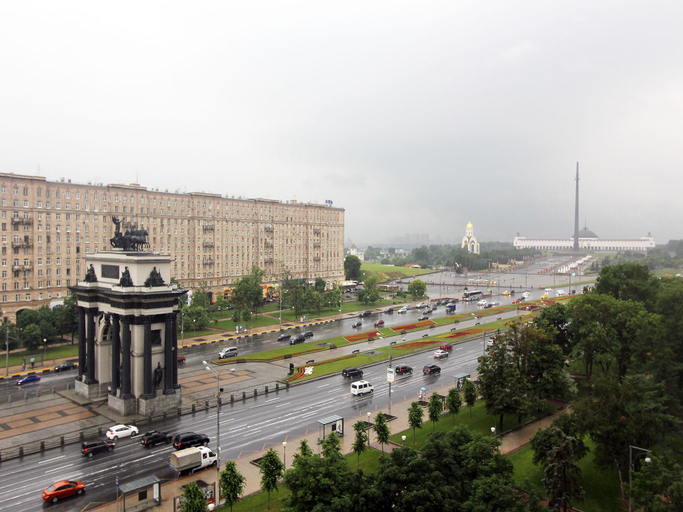 Others 4, ApartLux na Ploshadi Pobedy, Western