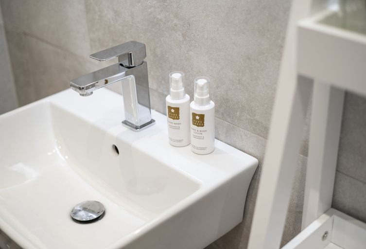 Bathroom 3, Top of the Bank Apartment, Cumbria