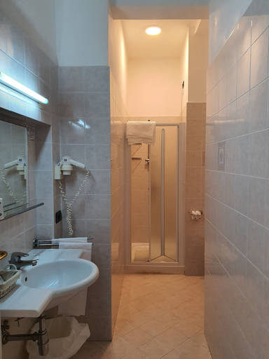 Bathroom 5, Il Nido, Napoli