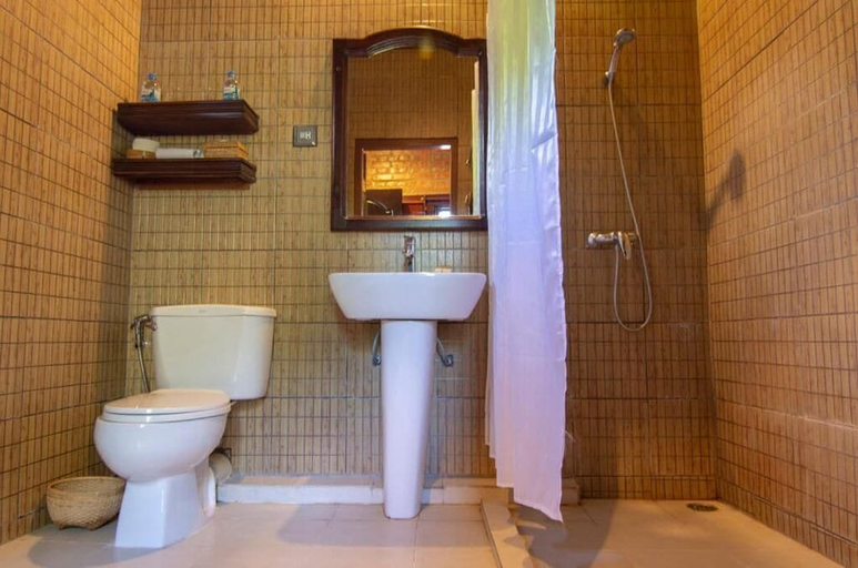Bathroom, Riverside @ Hsipaw Resort, Kyaukme