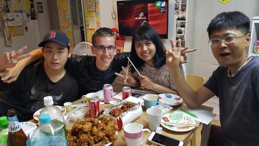 Food & Drinks 5, Panda Guesthouse - Hostel, Buk