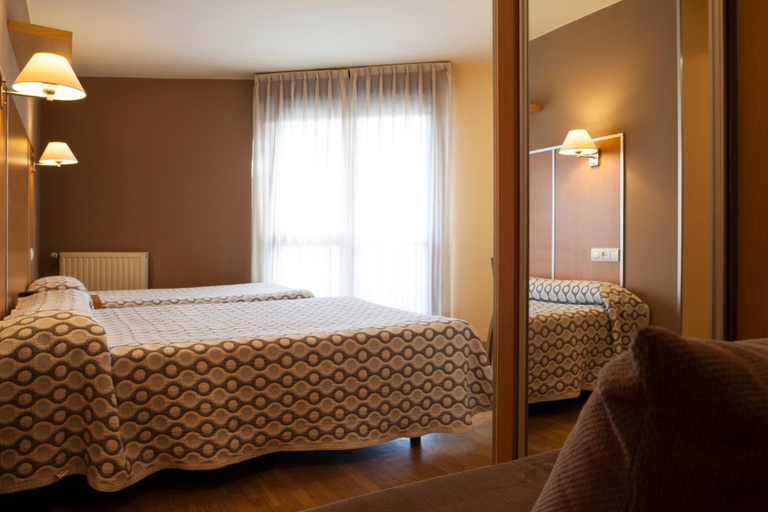 Bedroom 3, Hotel La Polar, Asturias
