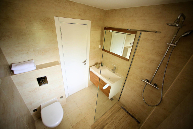 Bathroom 3, Vila La Vita del Mare