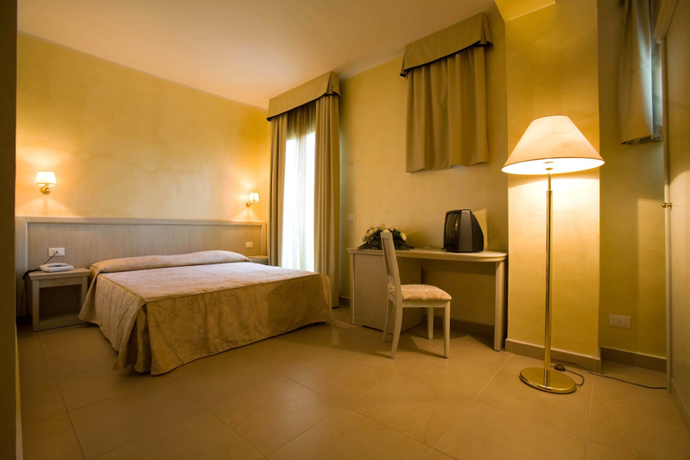 Bedroom 3, Stella Marina Hotel, Reggio Di Calabria