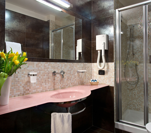 Bathroom 4, Hotel Memphis, Rome