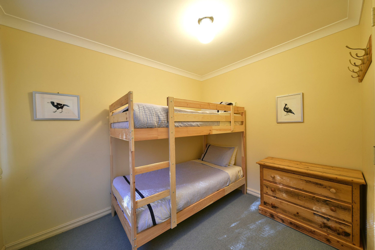 Bedroom 2, Three Bears 3, Snowy River