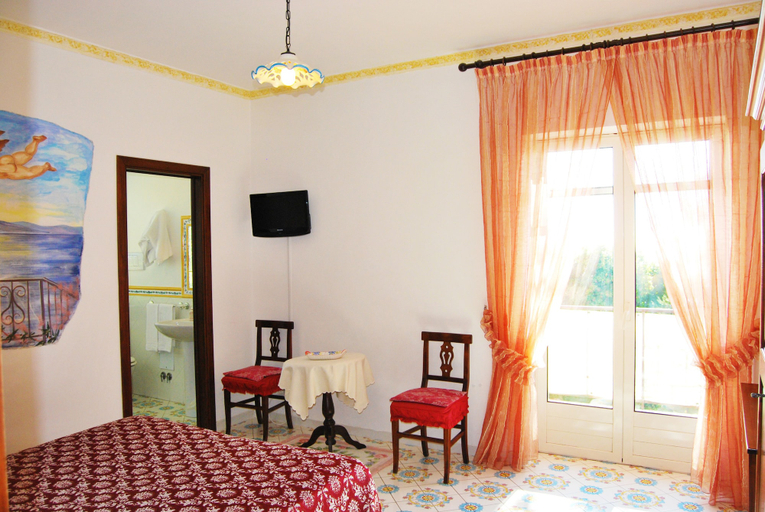 Bedroom 4, Nido degli Dei, Napoli