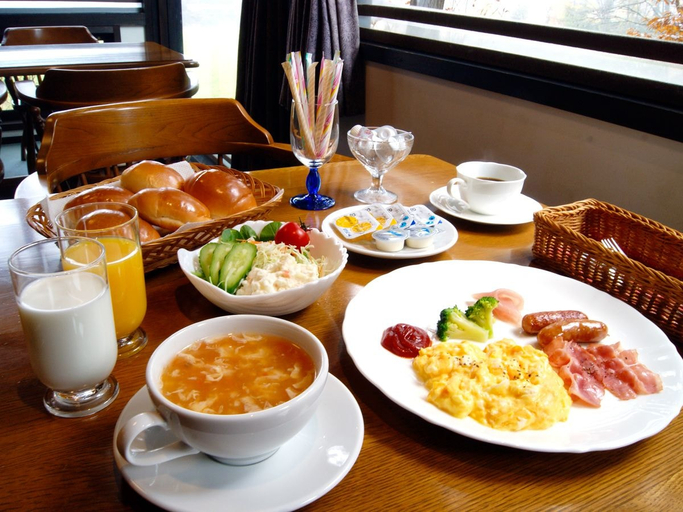 Food & Drinks