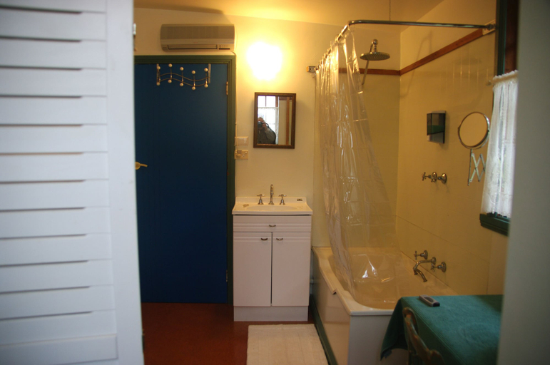 Bathroom 3, Bruny Island Varuna, Kingborough