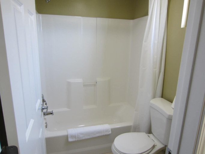 Bathroom 4, El Rancho Inn Hawthorne, Los Angeles