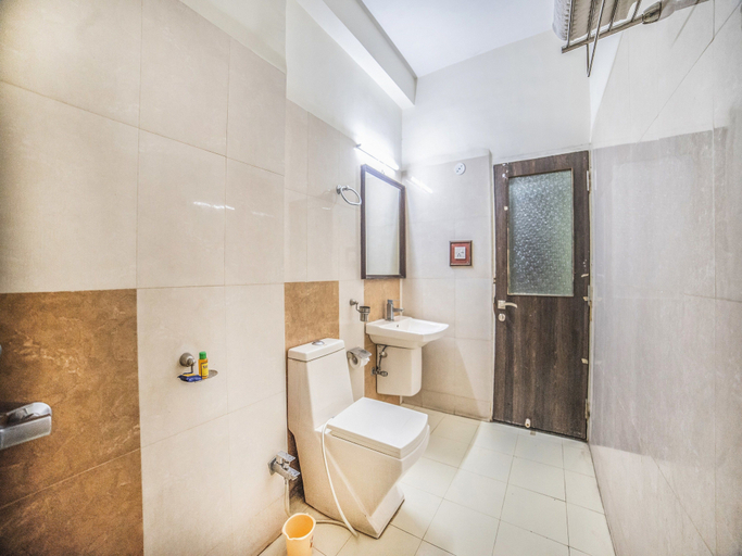 Bathroom 4, FabHotel Santoor, Indore