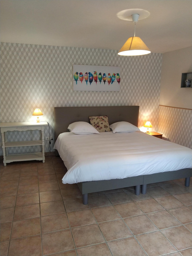 Bedroom 2, Domaine de Lesvaniel, Finistère