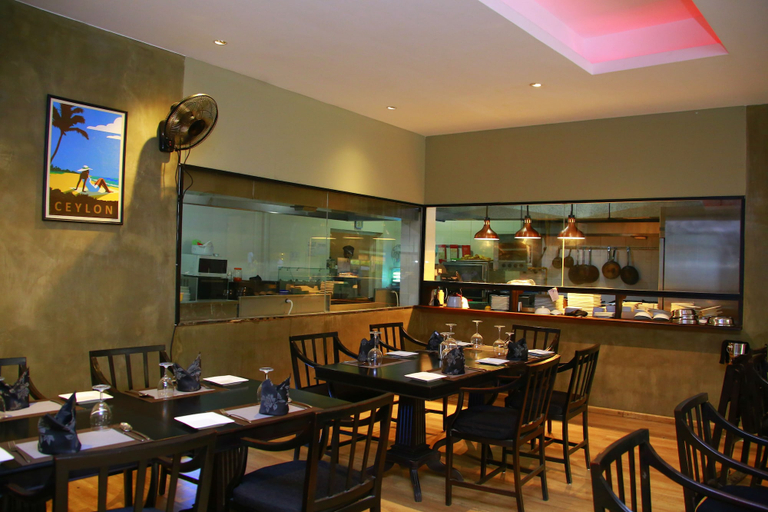 Food & Drinks 5, Sea port hotel, Negombo