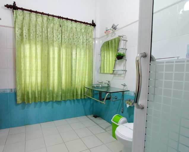 Bathroom 3, Hotel Mevon, Ella
