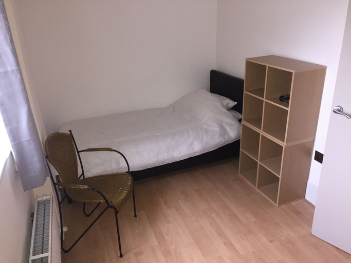 Bedroom 3, Large 2-bed House Derbyshire off Chatsworth rd, Derbyshire