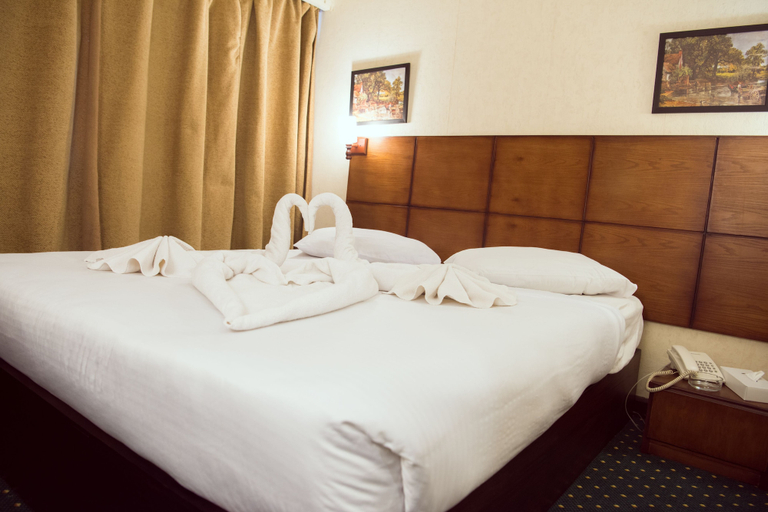 Bedroom 4, Salma Hotel, Ad-Duqi