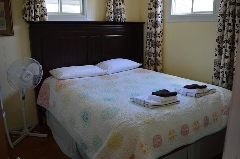 Bedroom 3, Doran Bay Resort, Stormont, Dundas and Glengarry