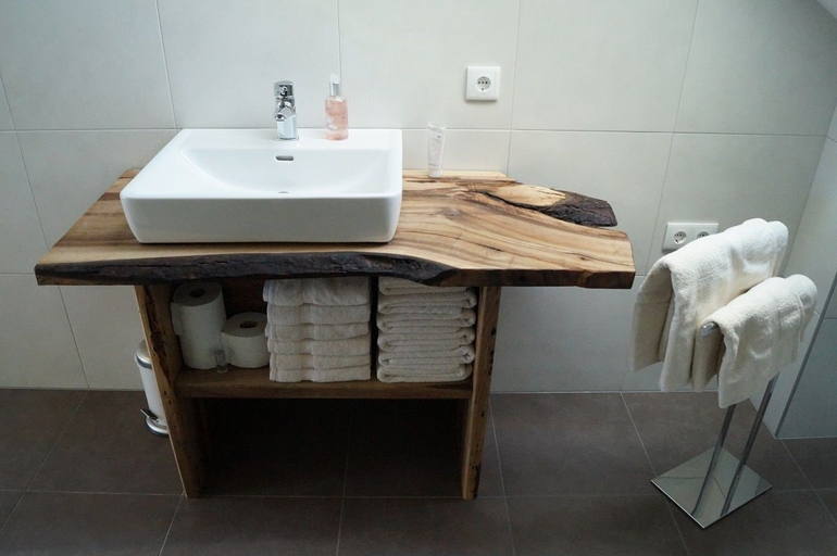 Bathroom 4, Villa Karin, Hallein